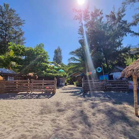 Prince Ludwig Beach Resort San Antonio  Extérieur photo